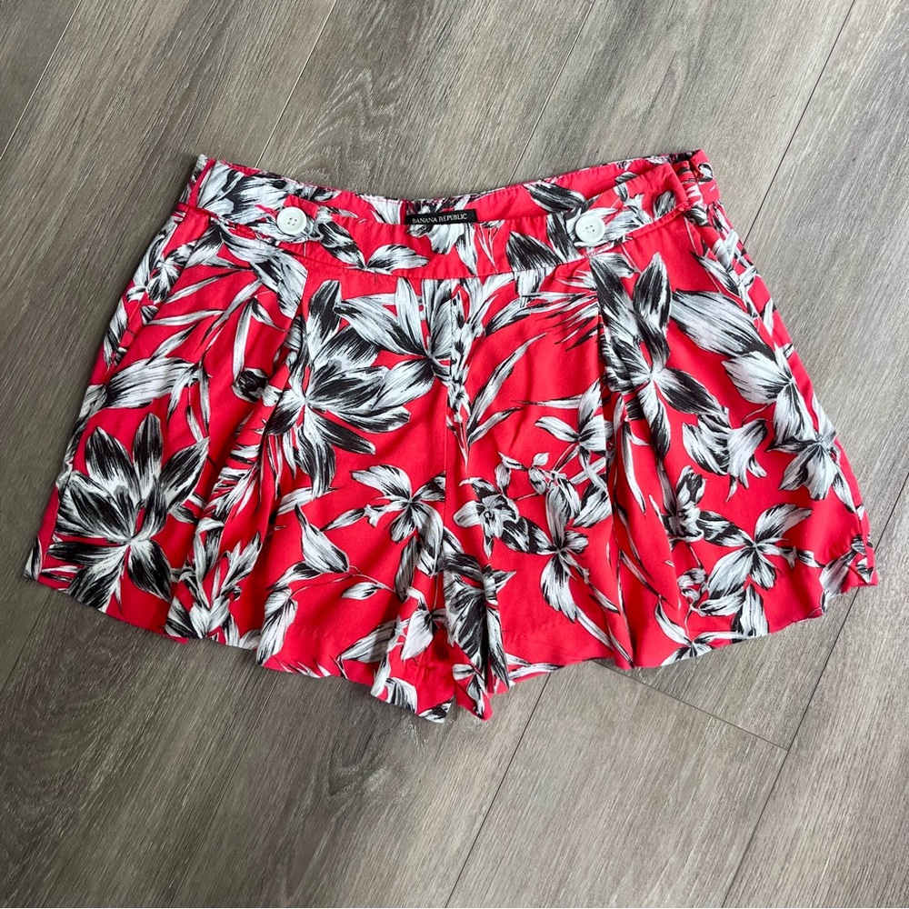 Banana Republic Women's Red Tropical Floral Flowy Shorts 6